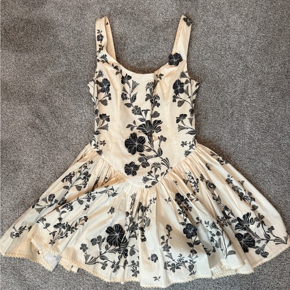 Agua Bendita Dresses & Skirts - Agua Bendita Cream and Black Floral Dress